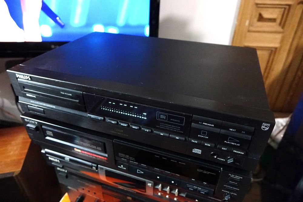 Odtwarzacz CD Philips CD 614, z pilotem, podwójny DAC TDA