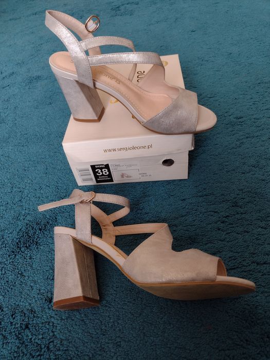 Letnie buty na obcasie