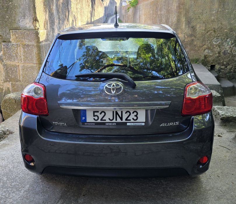Toyota Auris 1.4 D-4D Com 88.719kms