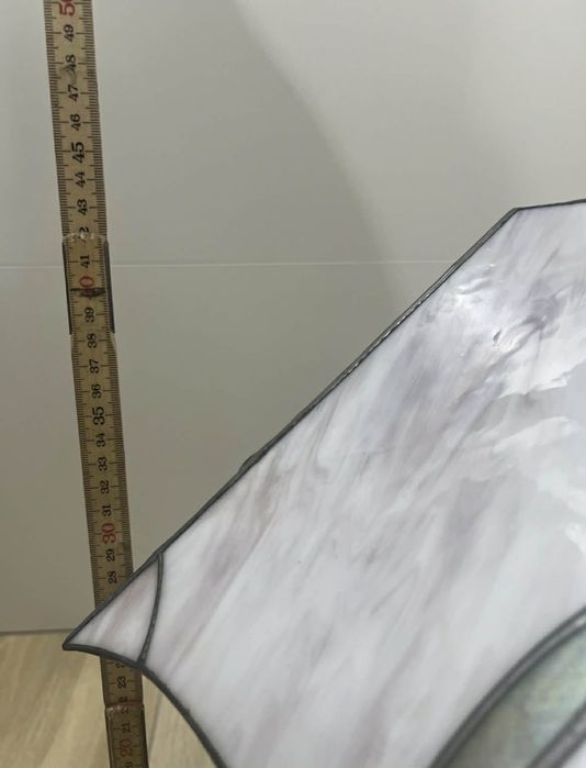 lampa stołowa witrażowa w stylu Tiffany