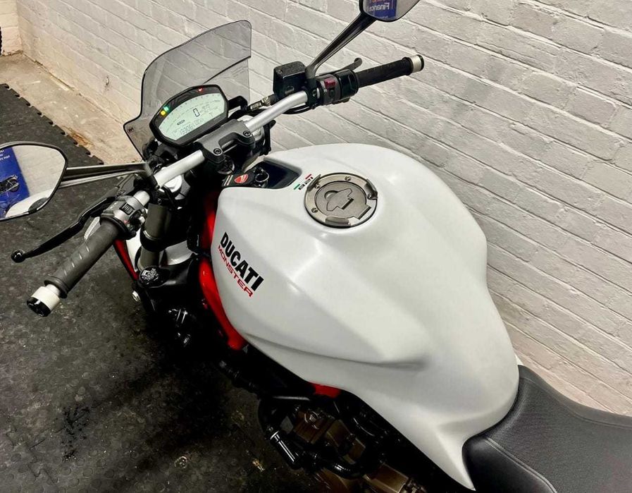 DUCATI 2016 Monster 821