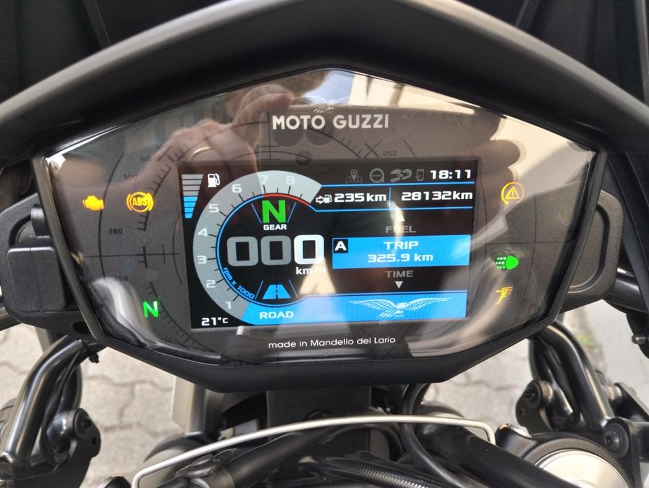 Moto Guzzi V85TT 2021