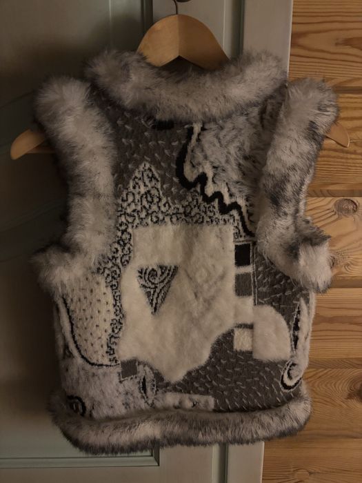 Жилеточка з овчини, довжина по спинці 47 си
