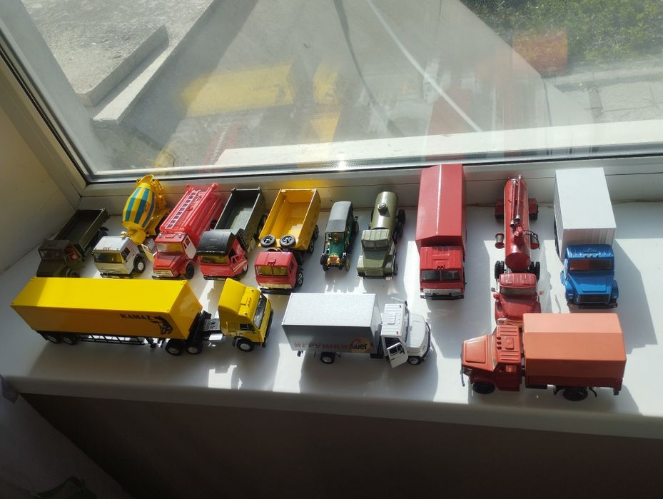 Продам модели грузовиков маштаб 1/43 поштучно