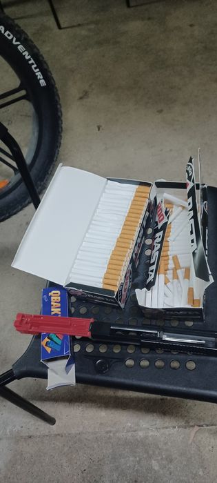 Conjunto para Tabaco. 1 Maquina Qbak e 1 cx e meia de cigarros