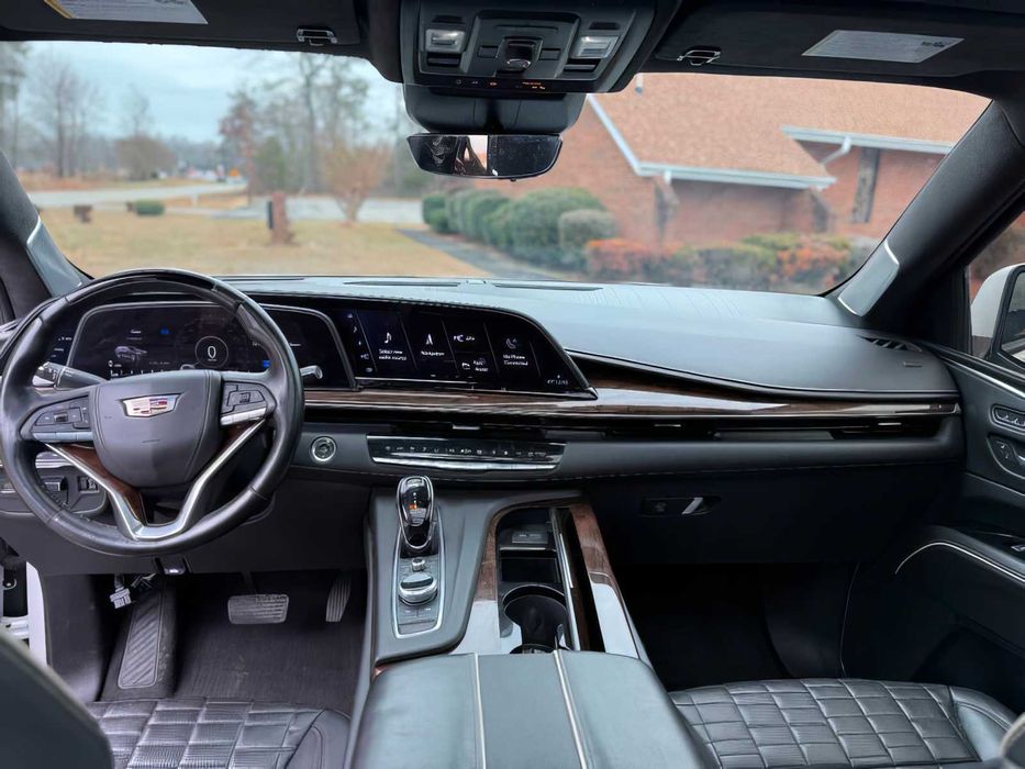 Cadillac Escalade      2021