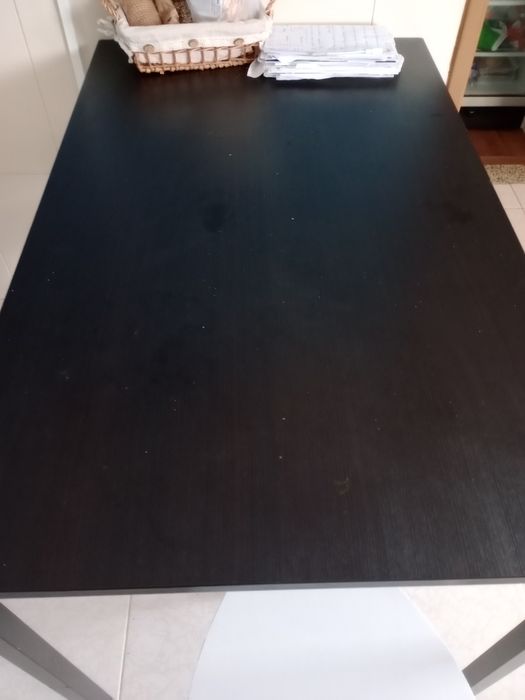 Mesa retangular IKEA +3 bancos IKEA