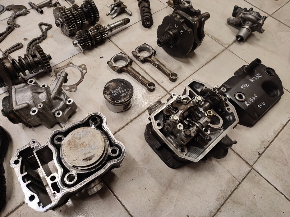 Honda NTV 650 silnik części wał cylinder głowica skrzynia ślizg wałek