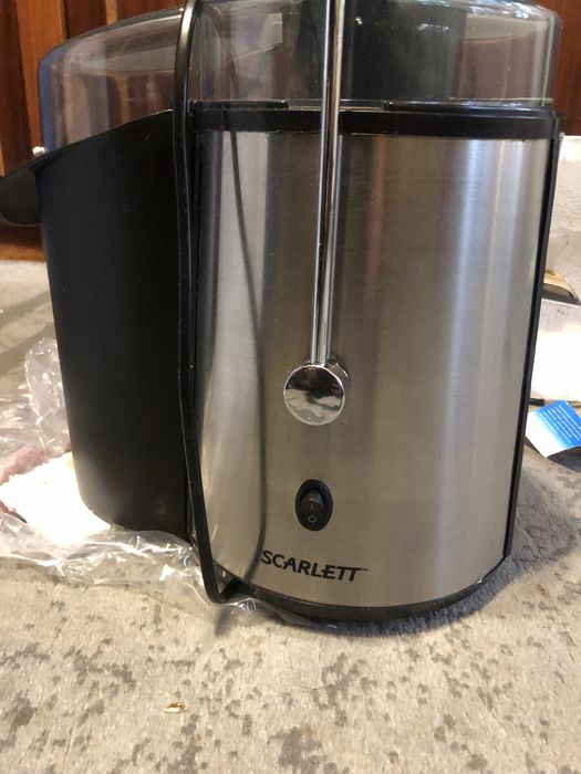 Соковыжималка Scarlett SC-018