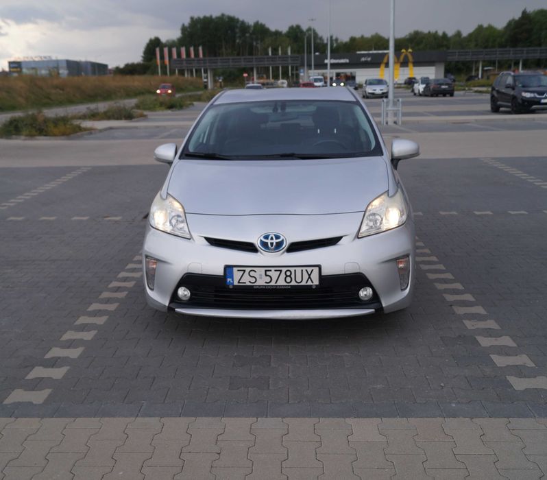 Toyota PRIUS rok 2012 1.8