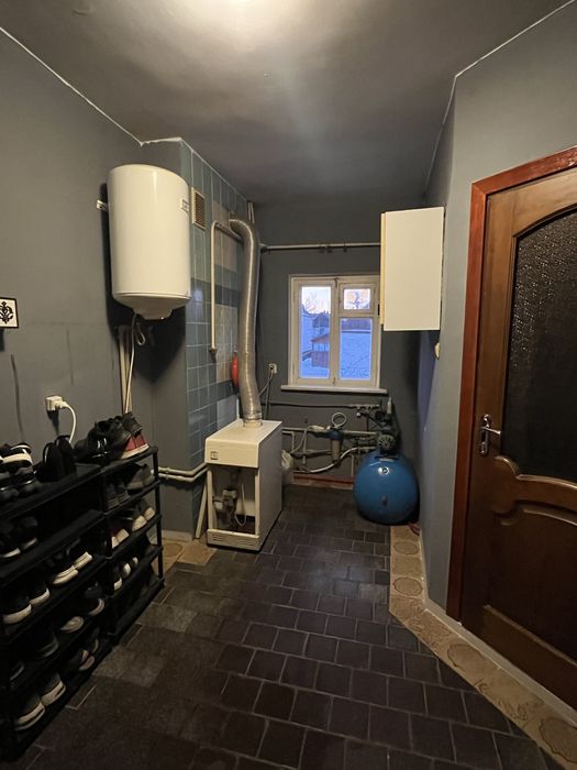 Просторий будинок для сім'ї, 150 м², у Звягелі, 4 кімнати,Від власника