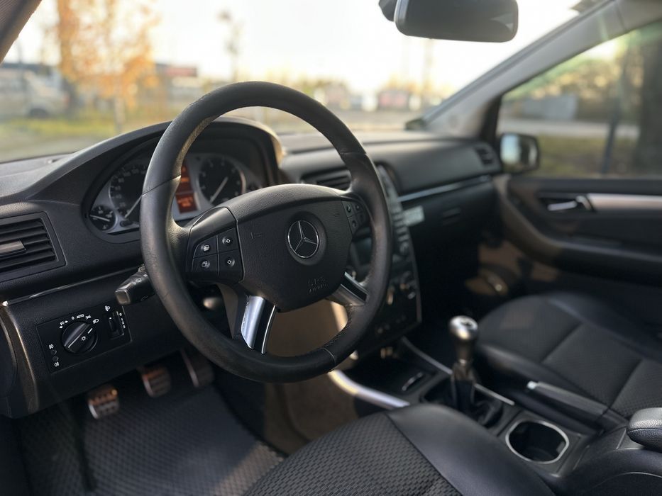 Продам Mercedes-Benz B-Class 2010