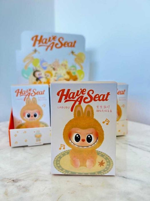 Mini Figura Labubu Have A Seat