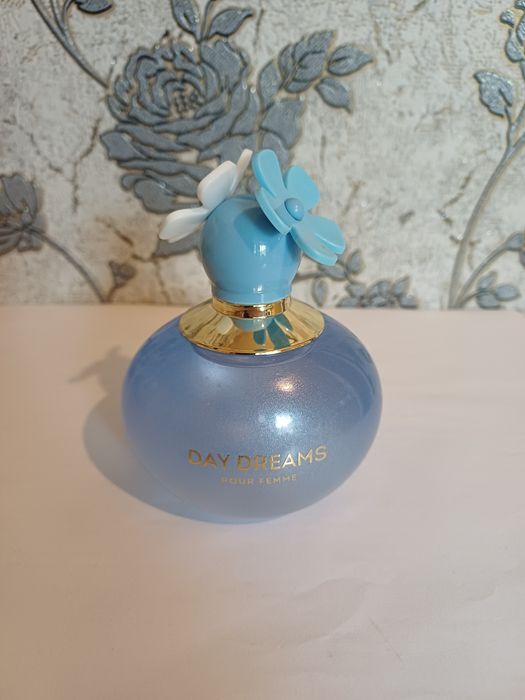 Продам женские оригинальные духи  Day Dreams Pour Femme 100ml
