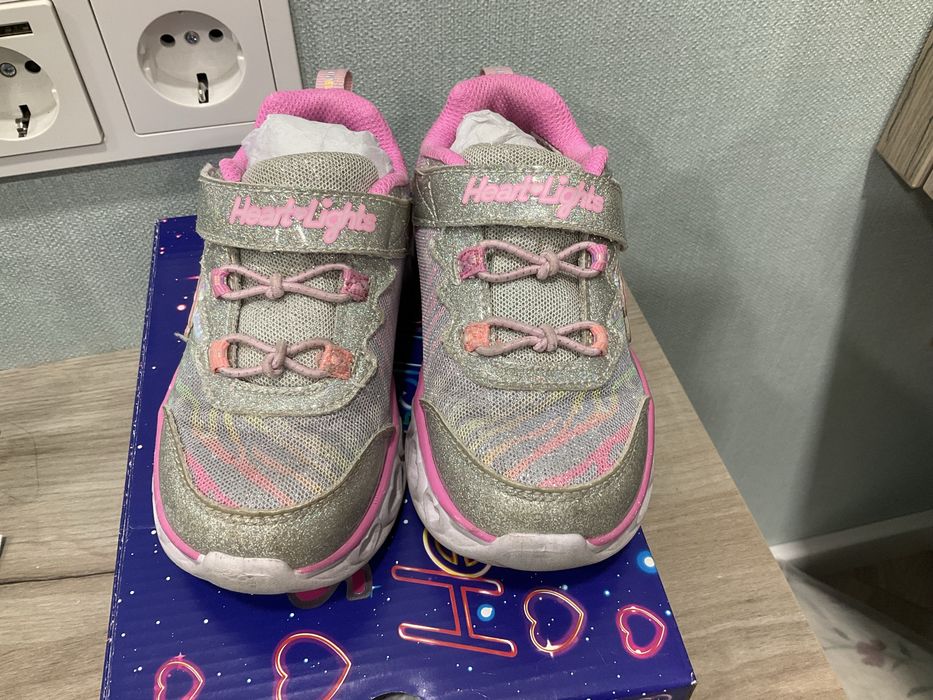 Sketchers для дівчинки 25 розмір 15 см по устілці