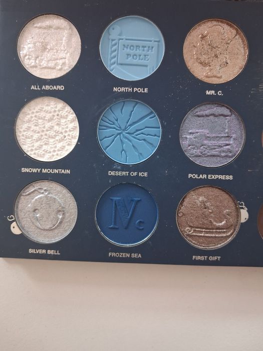 Nomad Cosmetics paleta cieni Polar Express