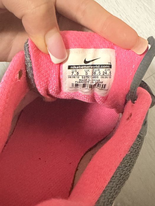 Кросівки Nike 38,5