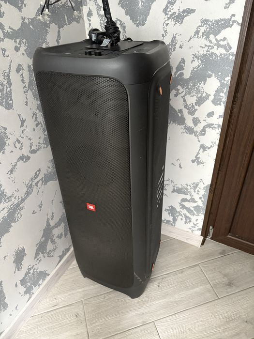 Продам колонку JBL1000 в хорошем состоянии