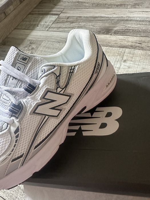 кросівки new balance 740