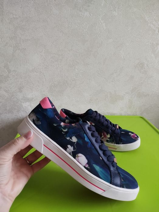 Жіночі кеди преміум-класу 39 розміру від люксового бренду Ted Baker