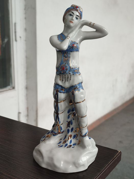 Статуэтка танцовщица