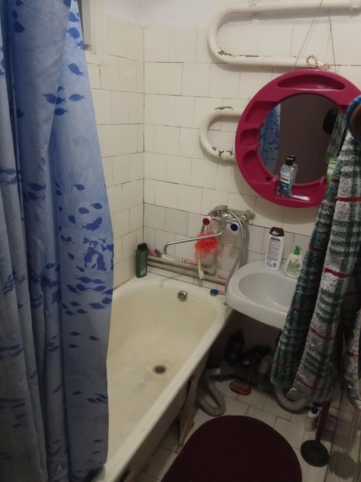 Візьму дівчину на підселення, окрема кімната, центр