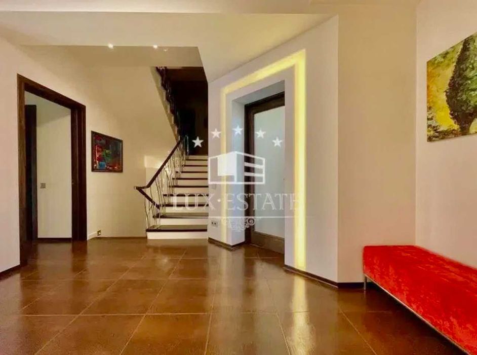 Оренда будинку 550м²   ділянка 25 соток  у КМ Старі Безрадичі