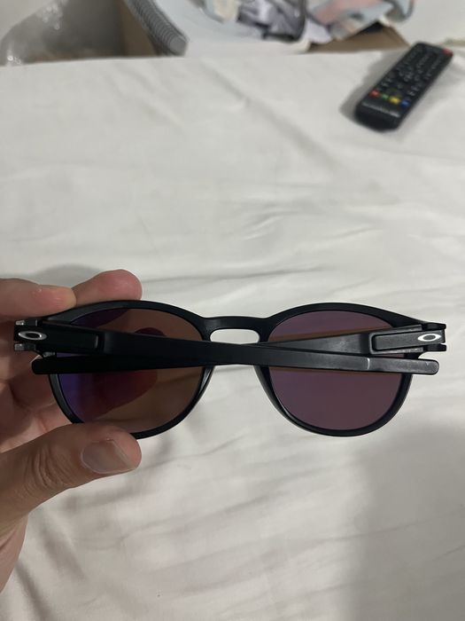 Oculos oakley latch