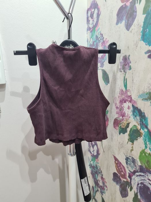 Krotki top About You