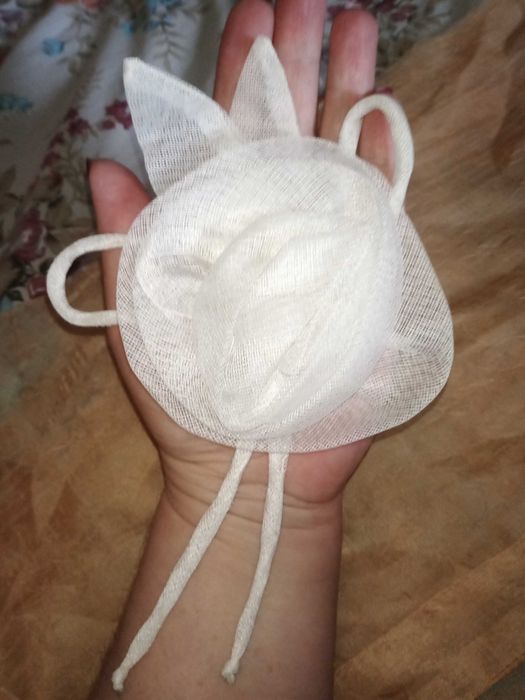 Белая роза из фатина