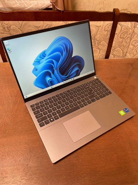 Ноутбук 16 FHD+ Dell Vostro 5620 (I7-1260P/16GB/SSD 512/MX 570)