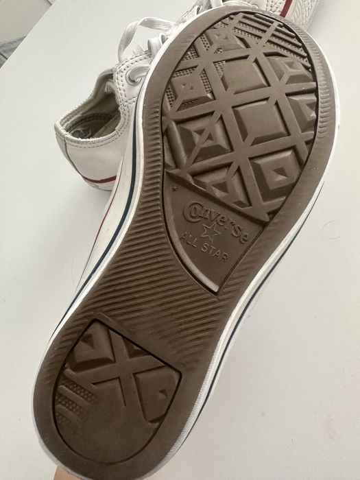 Converse Chuck Taylor All Star – skórzane trampki unisex białe