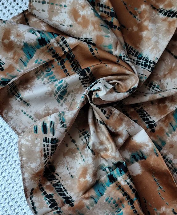 H&M camel szmaragdowa zielona czarna apaszka chustka wzory print