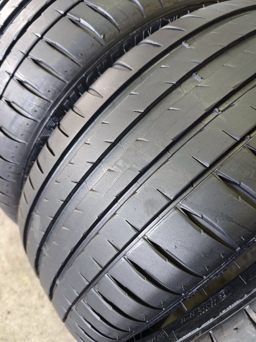 225/40R18 Michelin