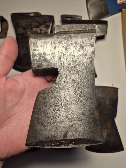 Siekiera Szwedzka Wetterling, z kołnierzem, 1100g