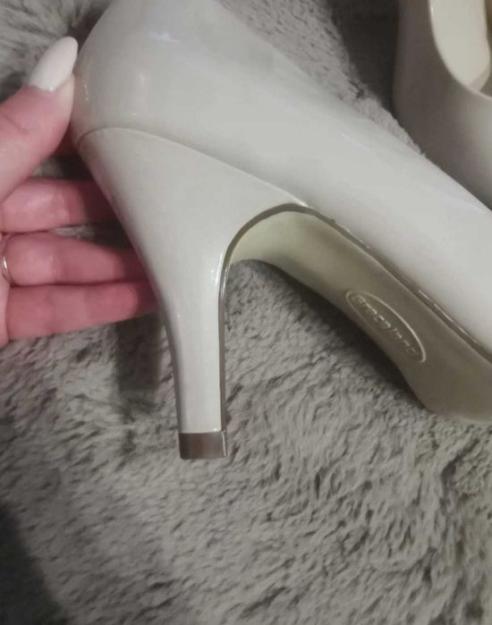 Buty szpilki nowe beżowe