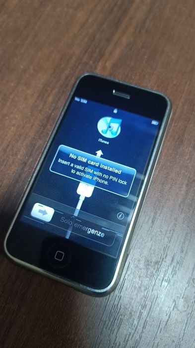 iPhone 2G 8GB перший
