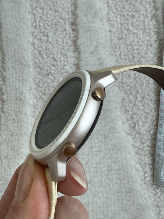 Smartwatch AMAZFIT GTR 42mm Swarovski limited edition