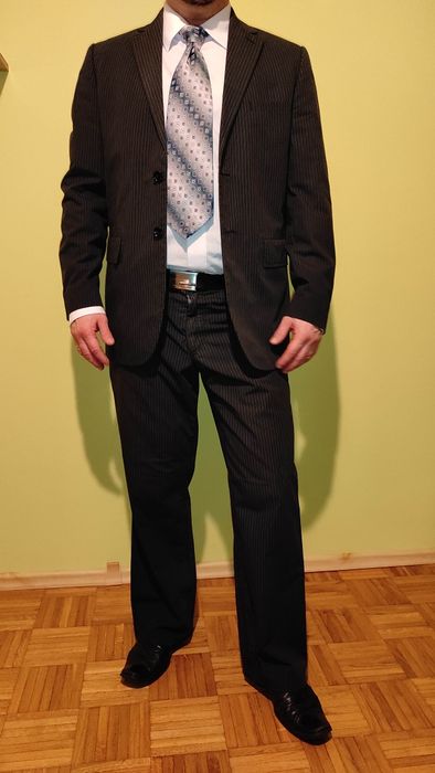 Garnitur męski r.170-175 sportowy w delikatne paski marki Sunset Suits