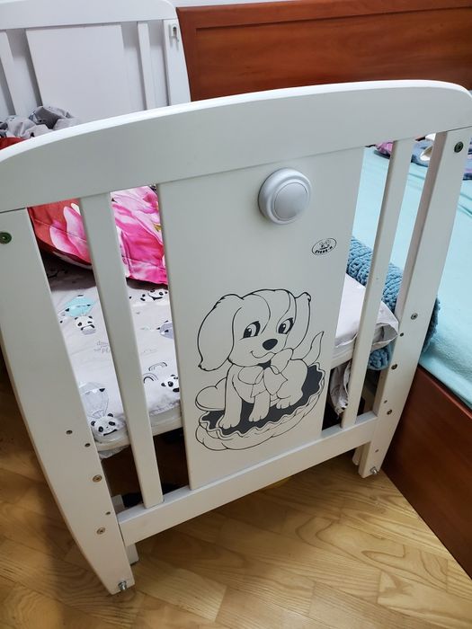 Біле  дитяче ліжко