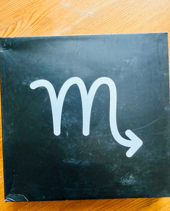 mister tee zodiac socks. 2 pary skarpetek=Skorpion. Rozmiar 39-42