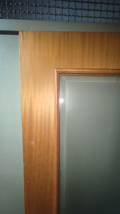 Porta interna de madeira com vidro