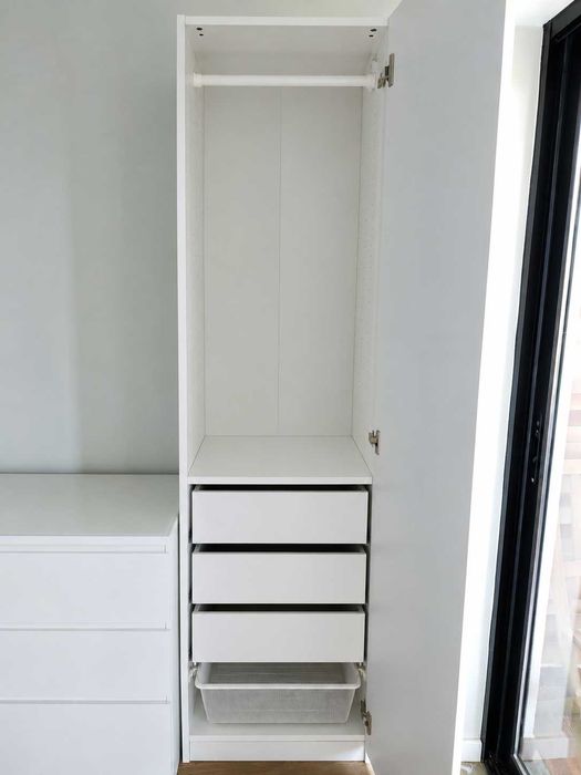 Roupeiro IKEA PAX Branco com Gavetas e Cesto
