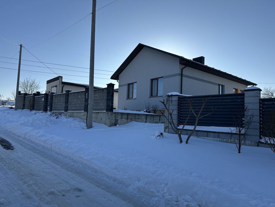 Продаж  нового будинку з ремонтом та меблями