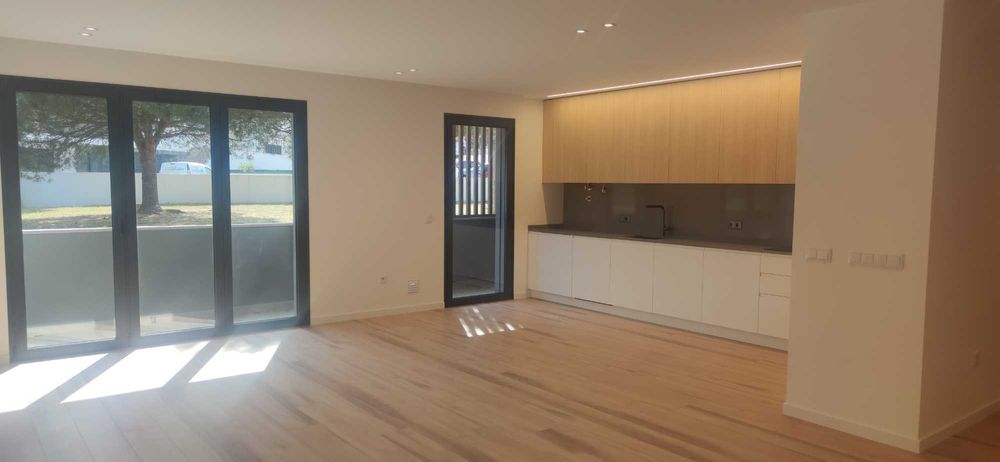 Arrendamento || Apartamento T2 Semi-Novo em Leiria