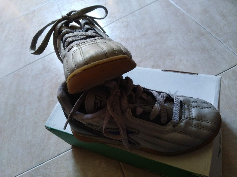 Sapatilhas Futsal Diadora - Tamanho 33