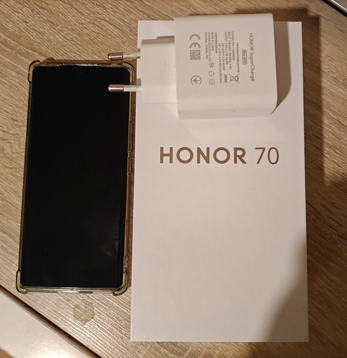 Honor 70 w kolorze Emerald Green