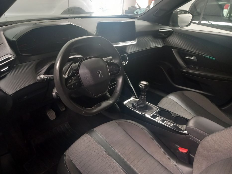 Peugeot 2008 allure 1.2 2023