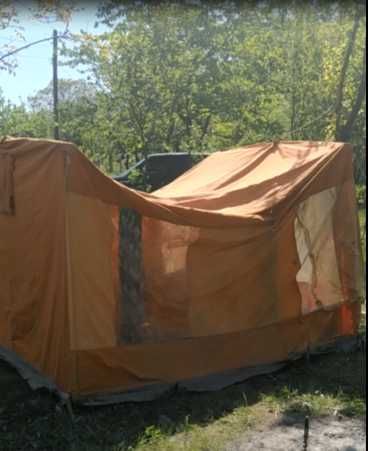 Палатка (видавшая виды).