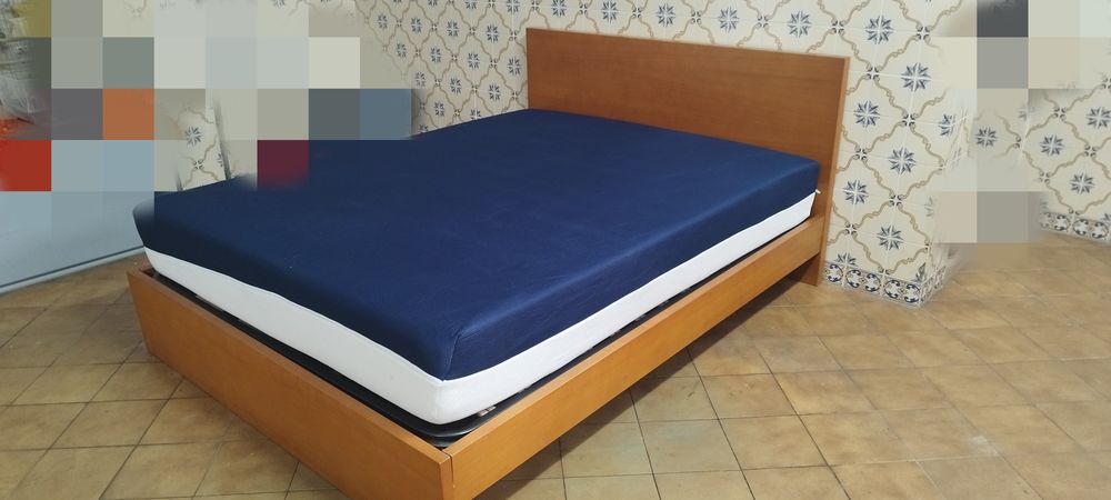 Emma colchão; Cama; Estrado reforçado e capa de colchão.